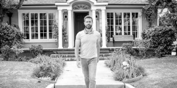 The Bachelor Season 28 Episode 10 Recap: Hometowns and Heartbreak - Cover Image