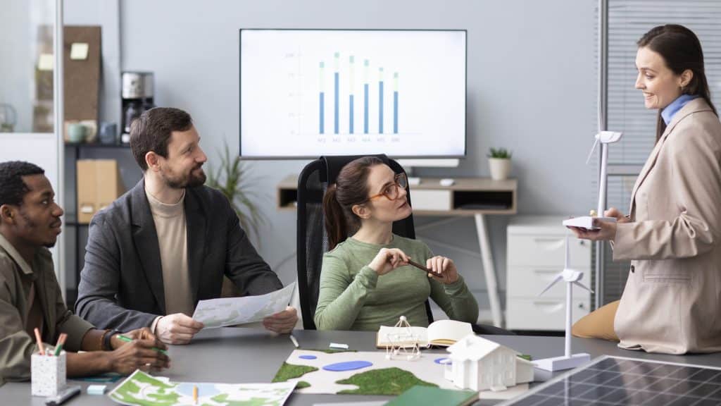 U.S. Renewable Energy Job Market: 25% Growth by Mid-2026